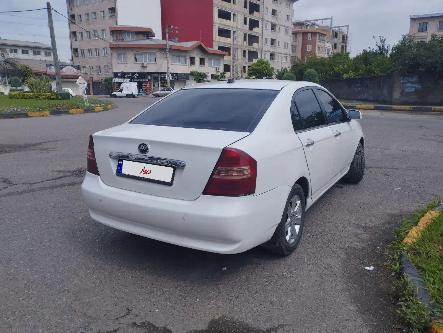 لیفان ۶۲۰ سفید ۱۶۰۰cc|خودرو سواری و وانت|تبریز, |دیوار