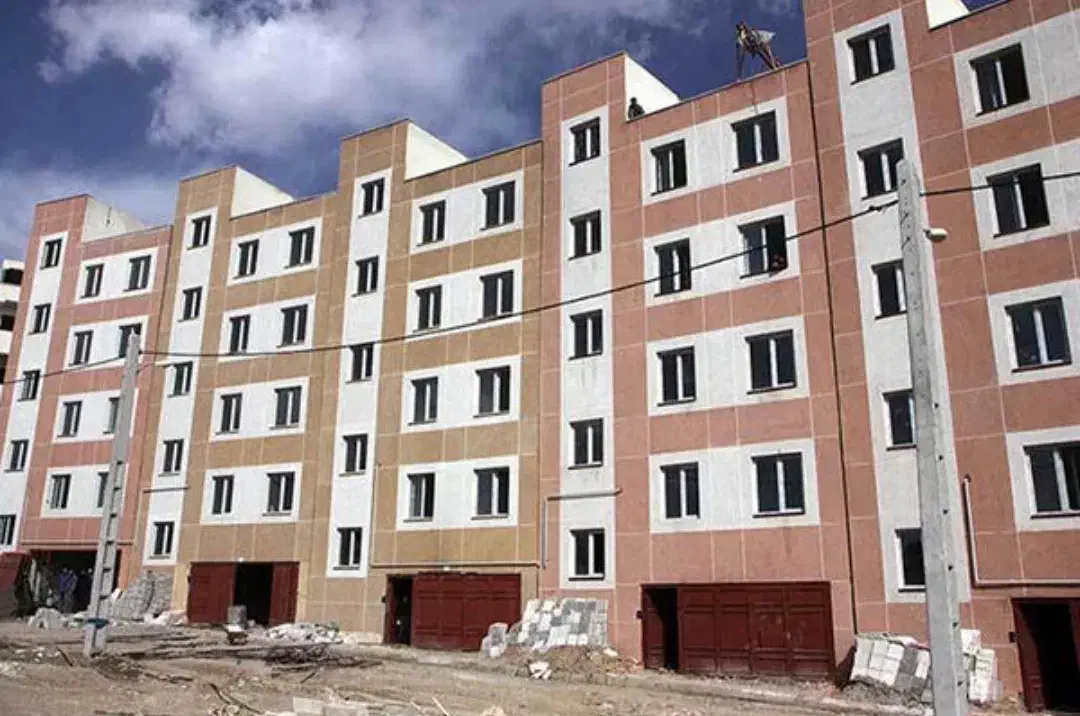 استخدام کارگرساده، کاشیکار، گچ کار،بنا، آجرنما کار|استخدام معماری، عمران و ساختمانی|نیشابور, شهرک جانبازان|دیوار