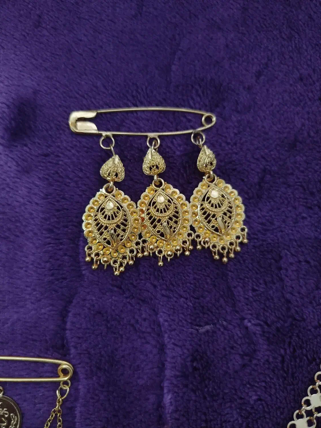 فروش ویژه سوزن . سنجاق زیر گلو . گردنبند میخک|بدلیجات|صدرا-فارس, فاز ۲|دیوار