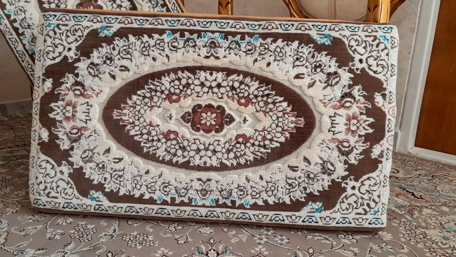 1جفت پشتی خیلی تمیز|پشتی|سبزوار, فیاض|دیوار