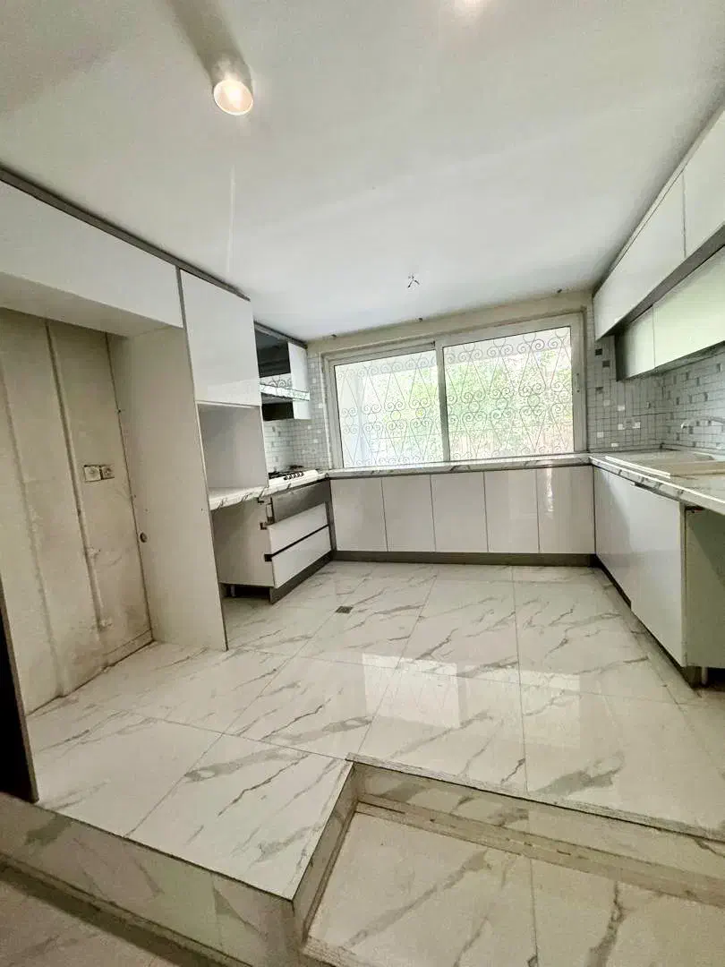 آجودانیه 300 متری 4 خواب