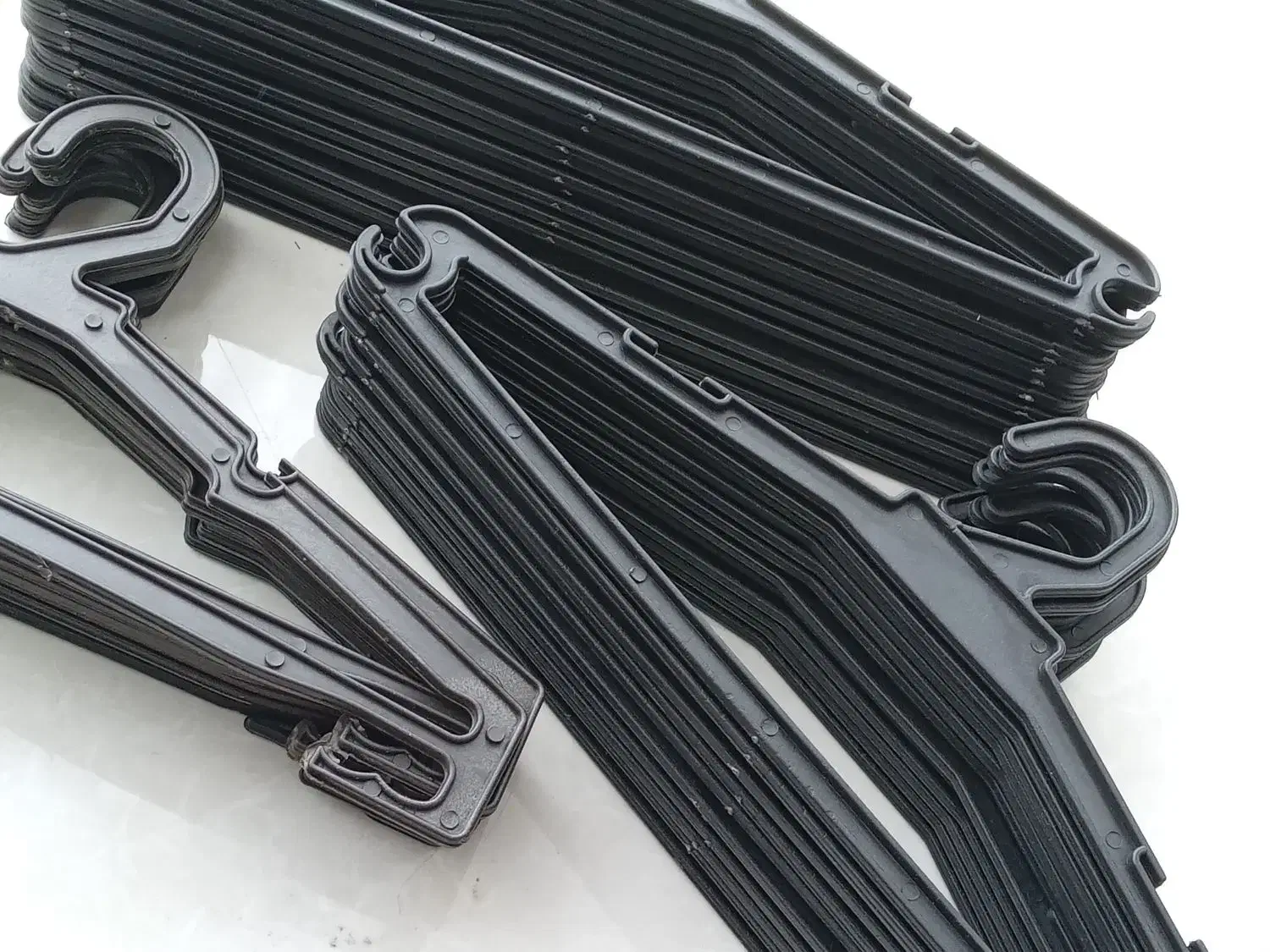 چوب لباسی نو|بندرخت و رختآویز|قم, شهرک قدس|دیوار