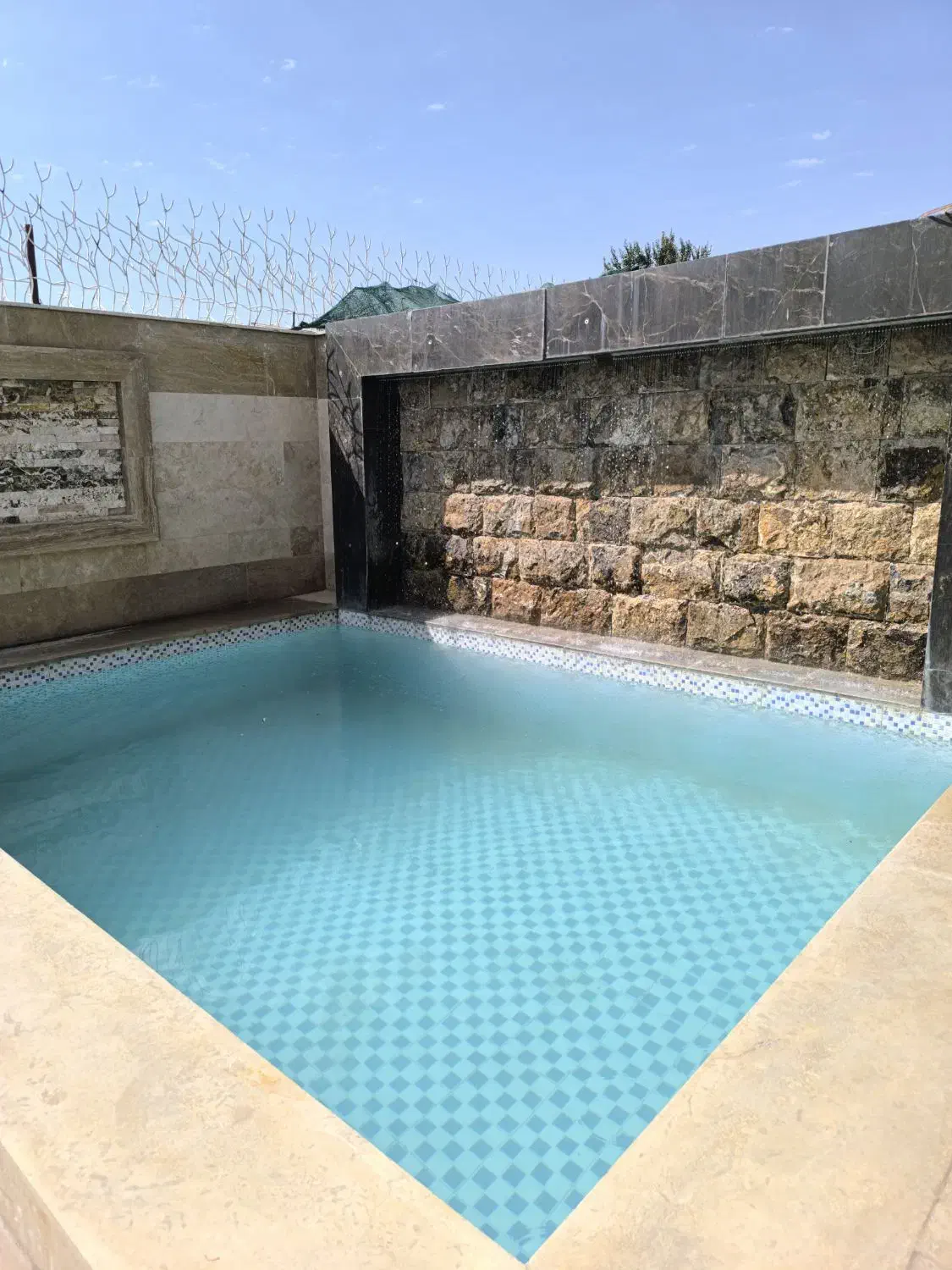 استخر سرباز دوخواب زردنجان|اجارهٔ کوتاهمدت ویلا و باغ|اصفهان, سرشبادران|دیوار