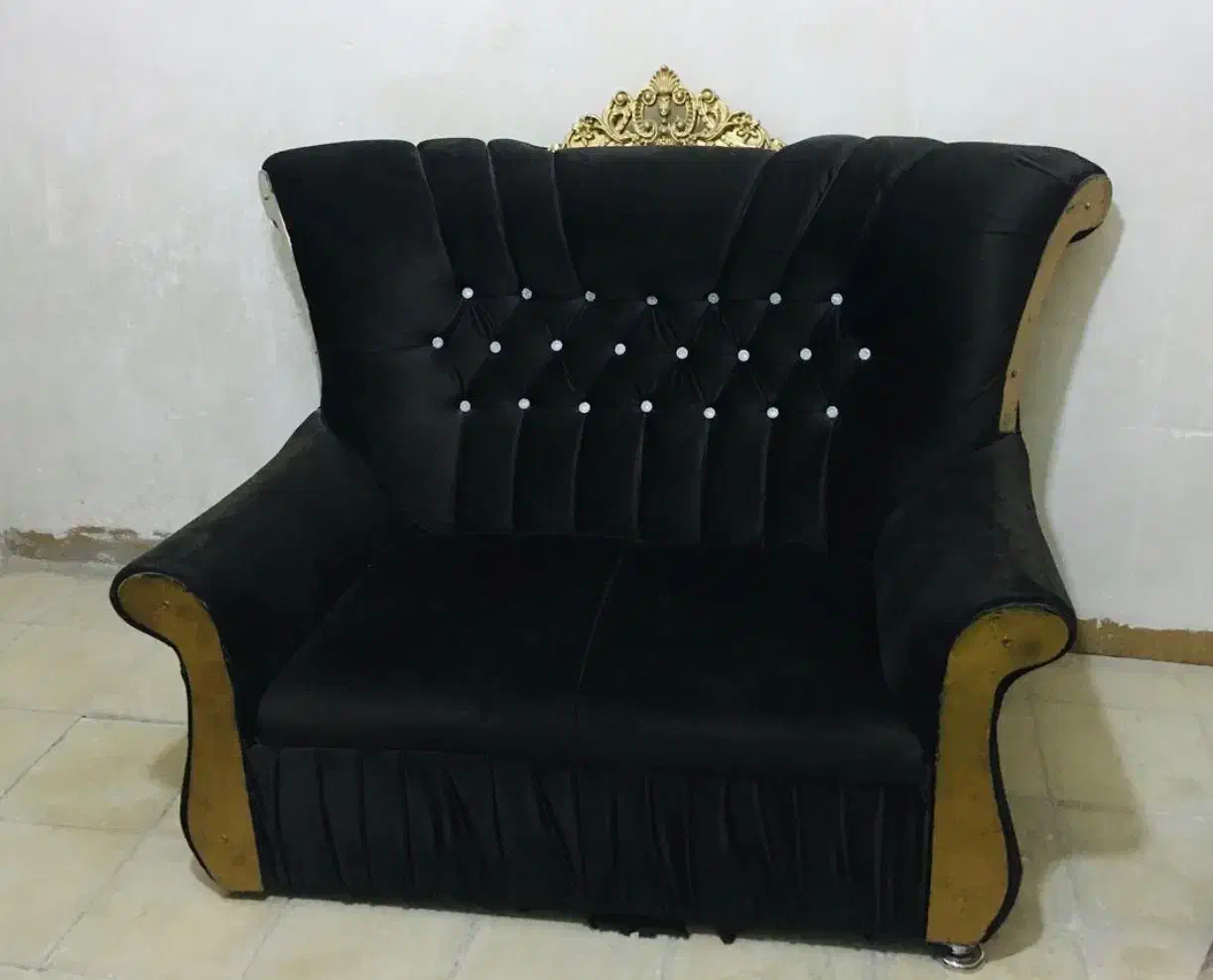 مبلمان ۷ نفره قهوه ای سلطنتی|مبلمان خانگی و میز عسلی|شیراز, احمدی جنوبی|دیوار