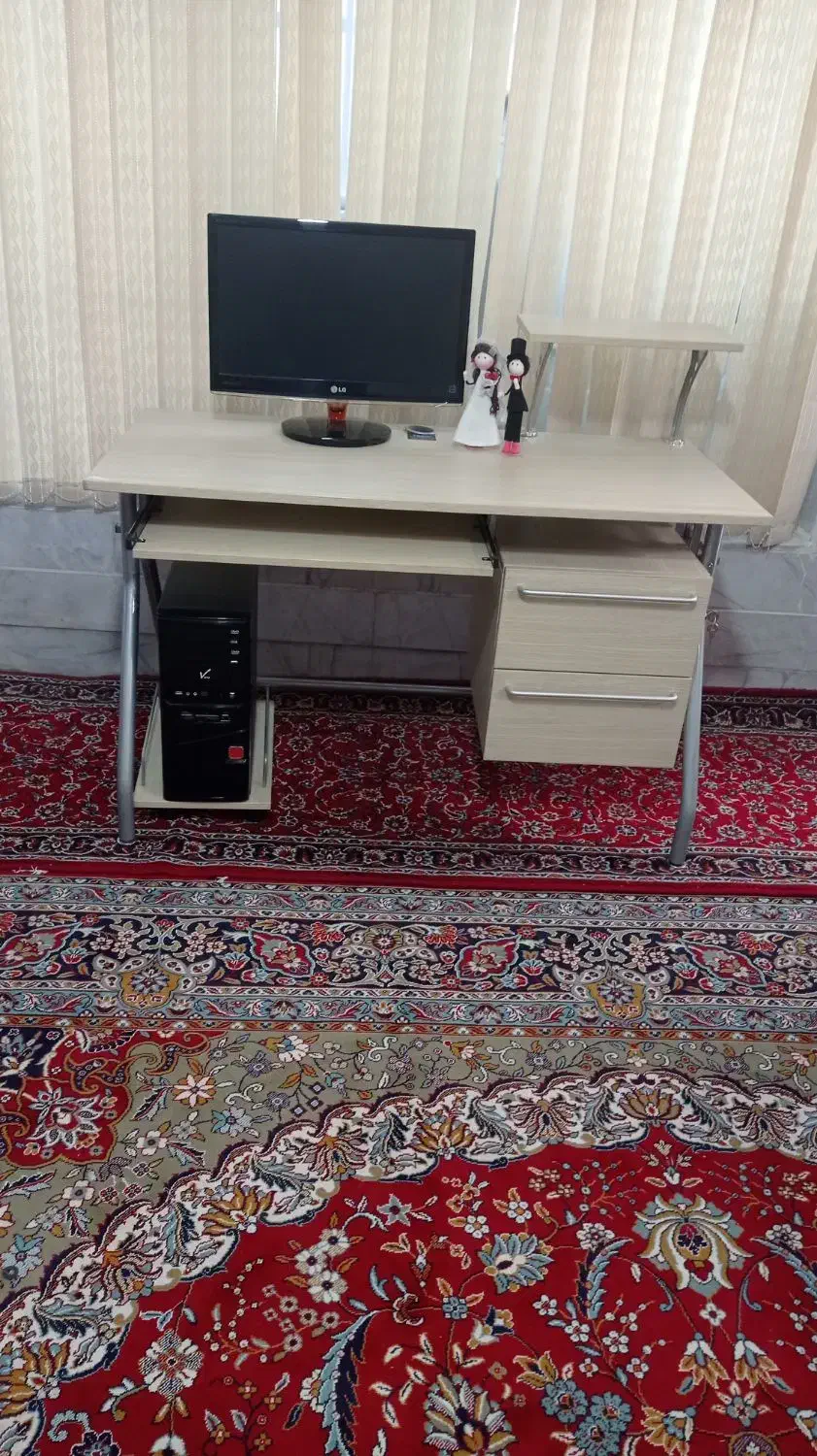 میزکامپیوتر|میز تحریر و کامپیوتر|اصفهان, لاله|دیوار