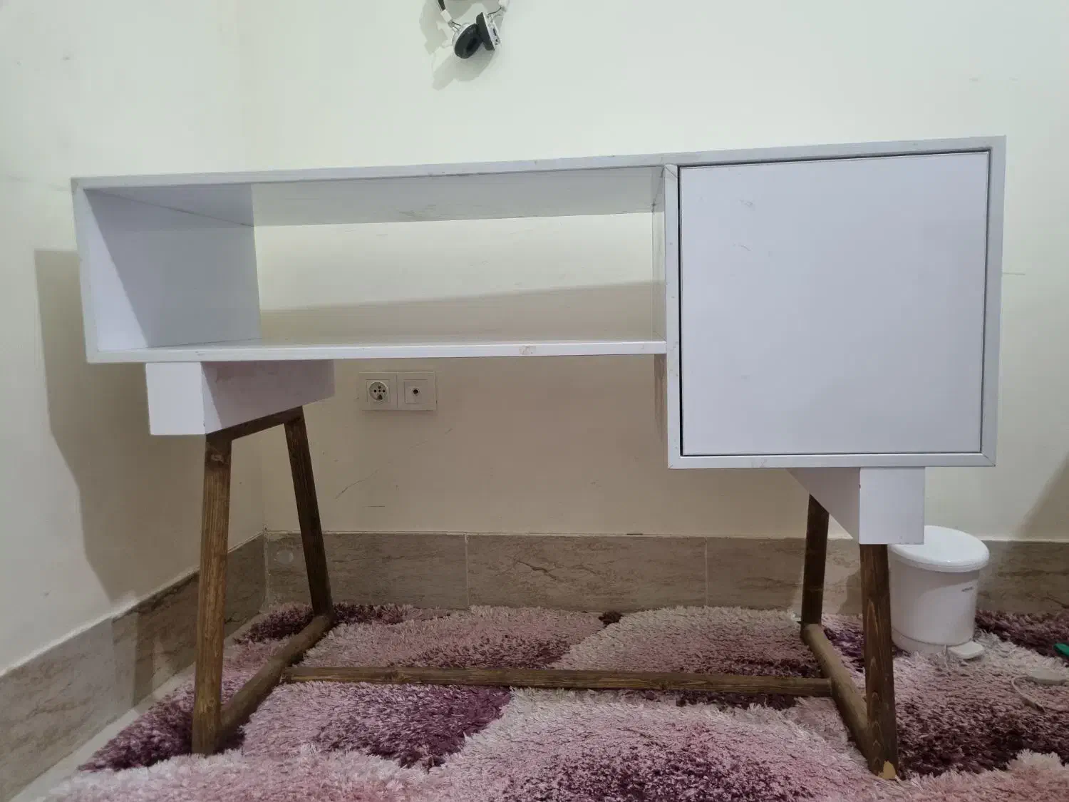 میز ناخن|آرایشگاه و سالن‌های زیبایی|بیرجند, |دیوار