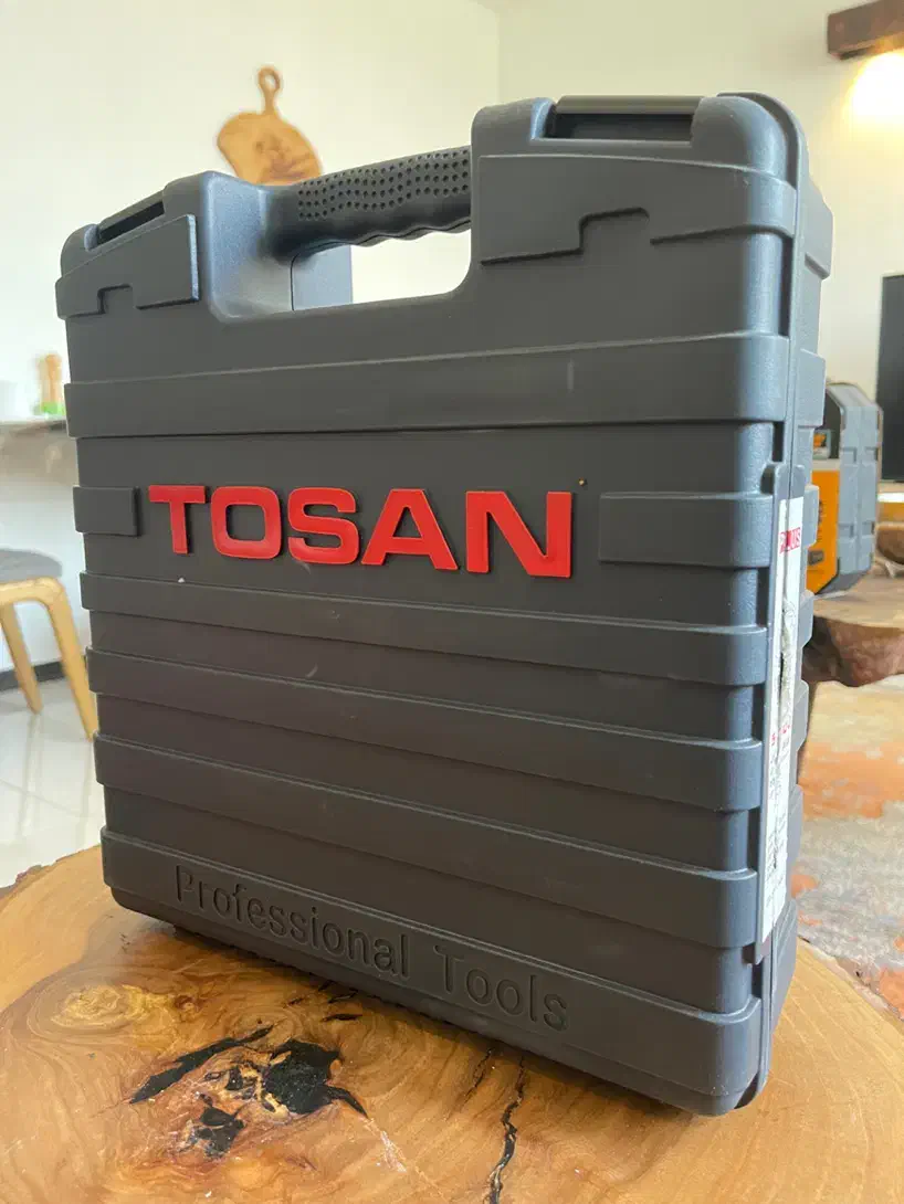 عمود بر توسن|ابزارآلات|ساری, |دیوار