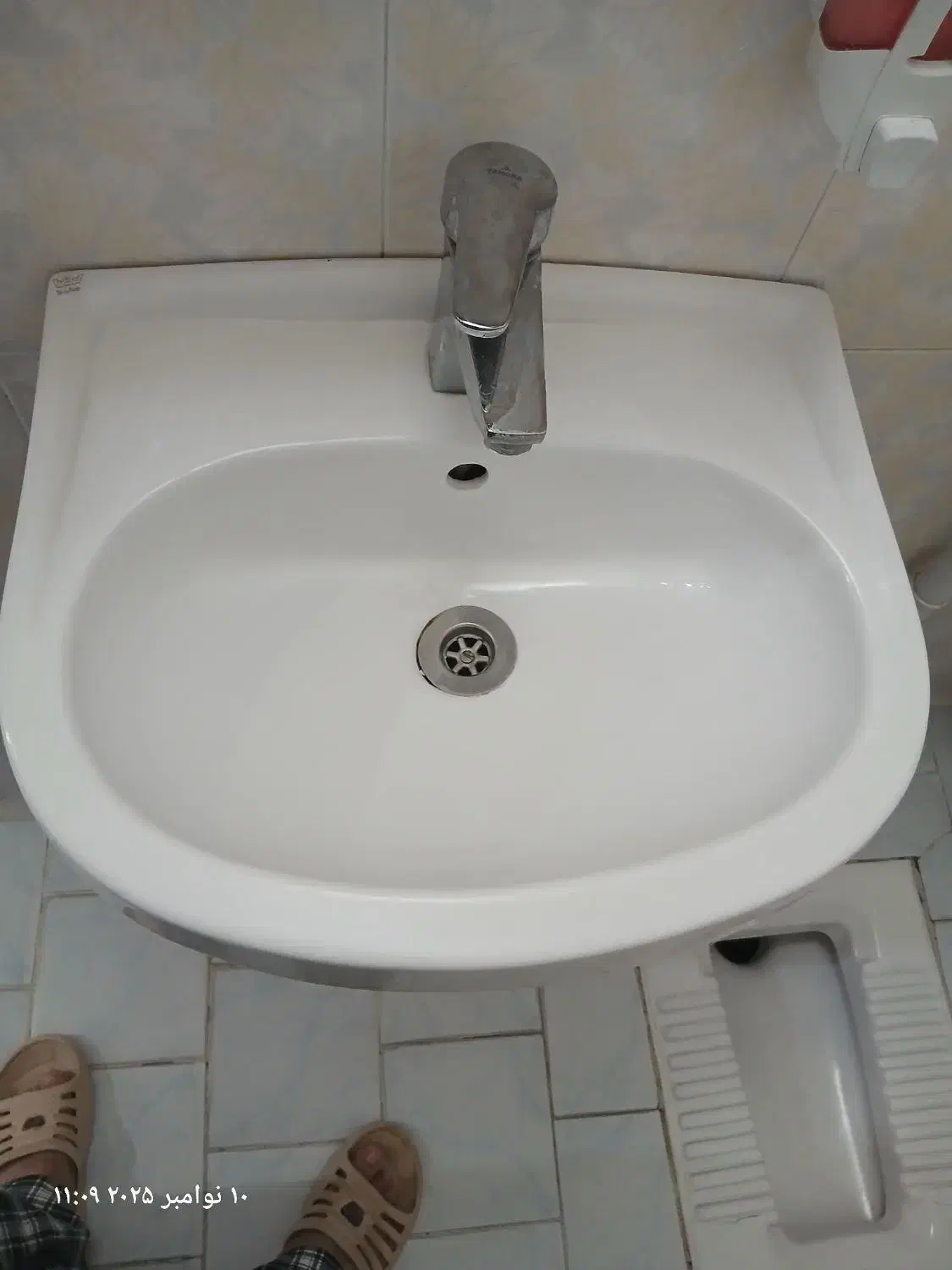 روشویی با پایه|لوازم سرویس بهداشتی|بندر انزلی, آذربایجان|دیوار