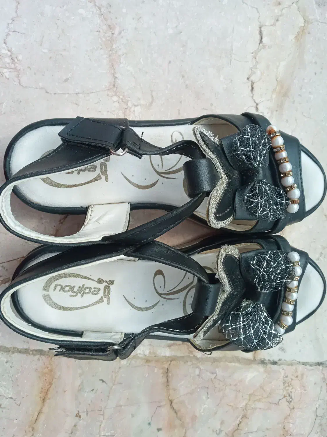 صندل|کفش و لباس بچه|آستانه اشرفیه, |دیوار