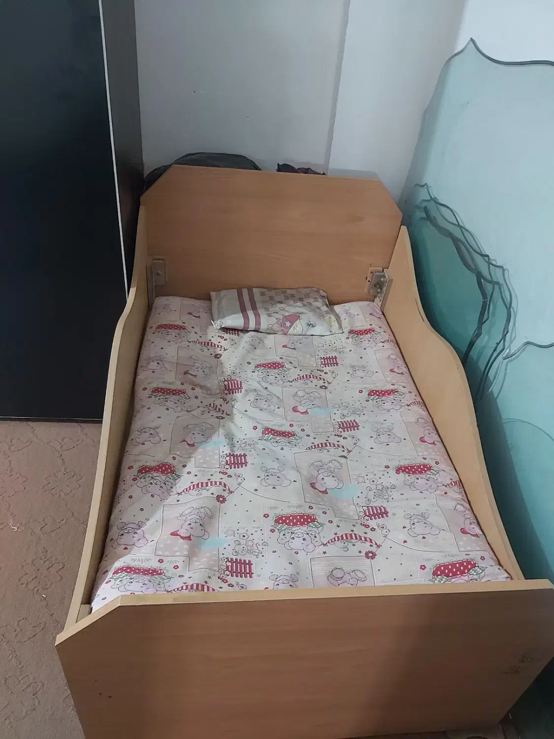 تخت کودک|تخت و سرویس خواب|اصفهان, ارداجی|دیوار