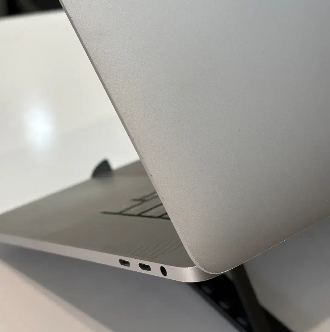 مکبوک پرو۲۰۱۹/صفحه ۱۶اینچ حافظه یک ترا|رایانه همراه|یزد, |دیوار