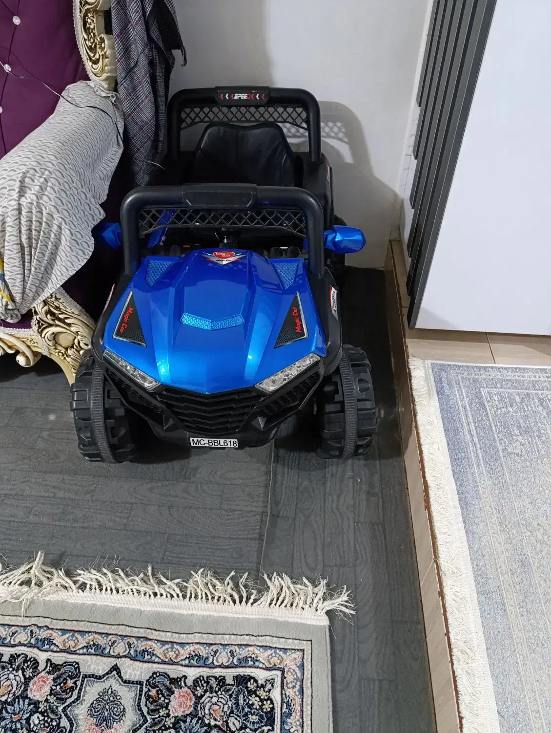 ماشین شارژی|اسباب‌بازی بچه|میانه, |دیوار