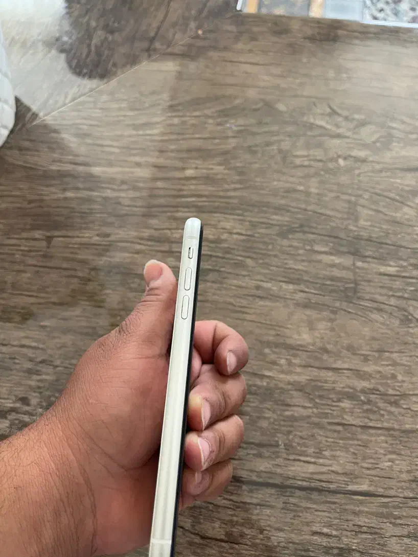 ایفون۱۱نرمال|موبایل|بروجرد, |دیوار