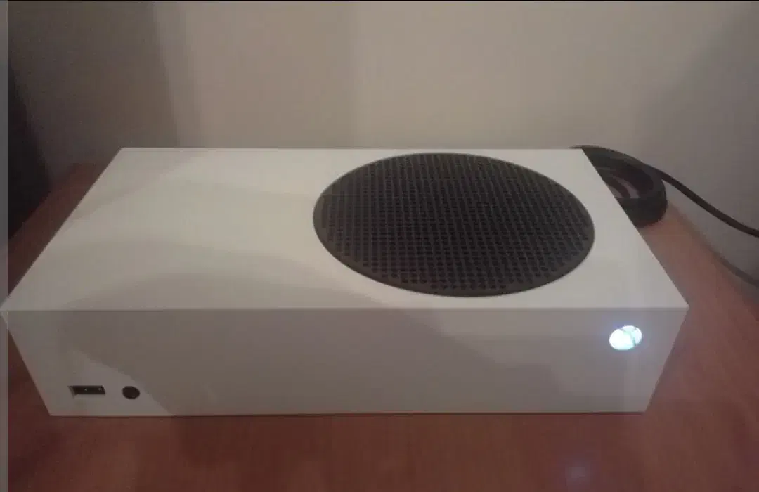 xbox service s دودستهه با هارد 1 ترا چکی|کنسول، بازی ویدئویی و آنلاین|تربتحیدریه, ابوذر|دیوار