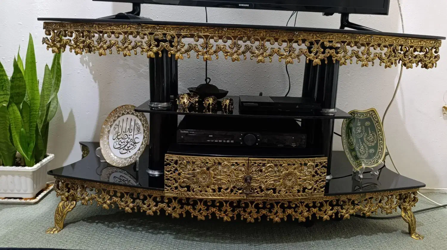 میز تی وی و بوفه و ساعت زیبا|بوفه، ویترین، کنسول|ویلکیج, |دیوار