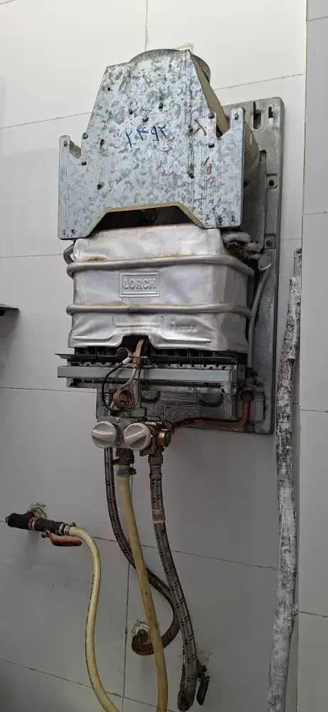 نصب و تعمیر انواع پکیج و آب گرم کن|خدمات پیشه و مهارت|زرقان, |دیوار