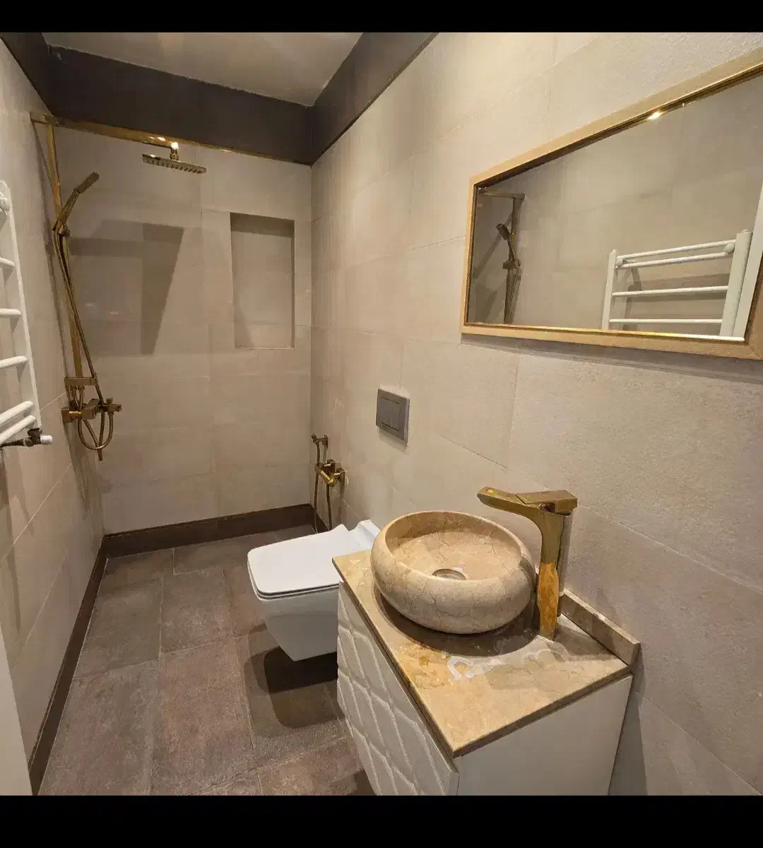 برج ۲۲۰ متر سه خواب/ فول مشاعات/برند ازگل