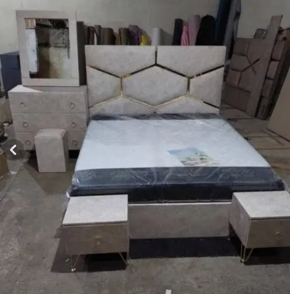 سرویس خواب تخت کامل وپاتختی|تخت و سرویس خواب|کارون, |دیوار