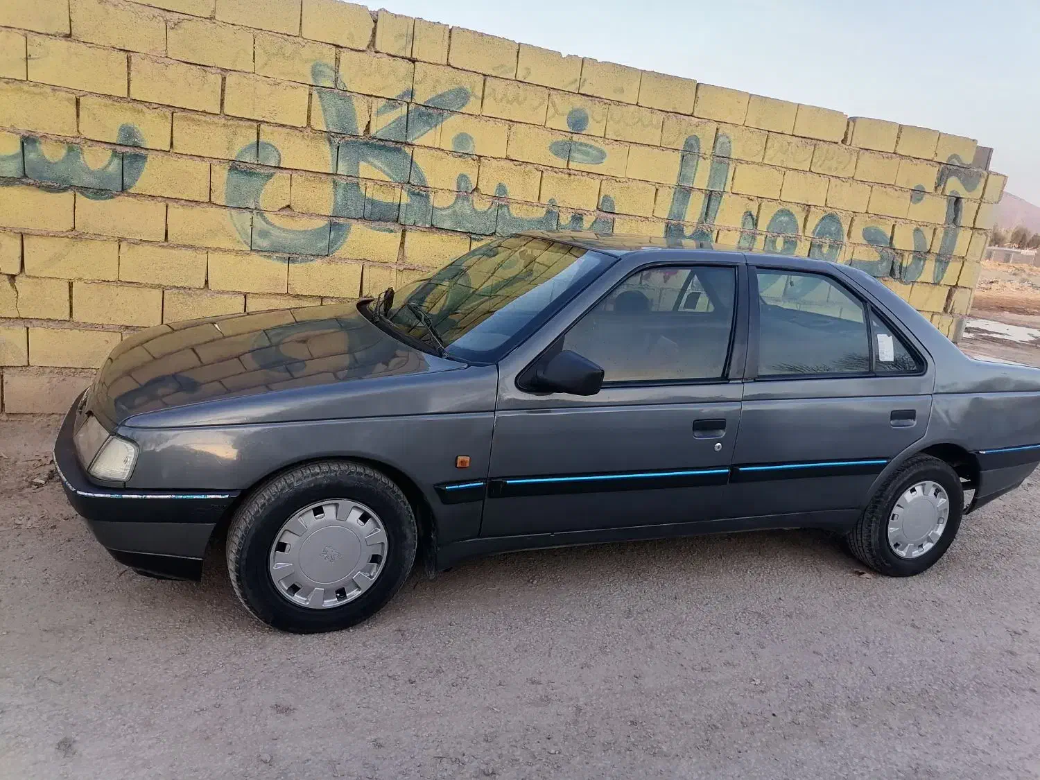 405 مدل 75|خودرو سواری و وانت|شیراز, انجیر|دیوار