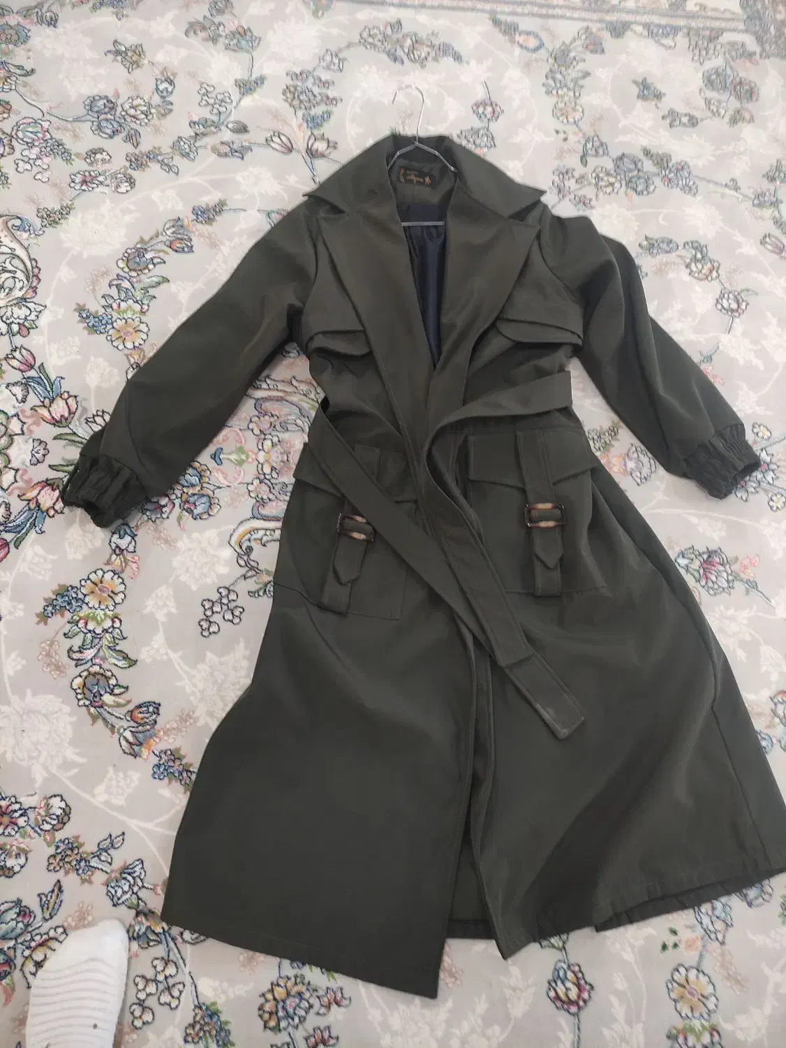 بارونی رنگ سبز تیره|لباس|الشتر, |دیوار