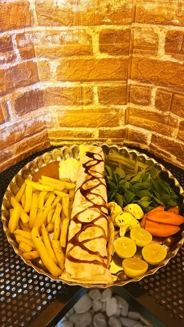 نیازمند نیروی فعال برای فست فود میدان شهدا|استخدام خدمات فروشگاه و رستوران|ساوه, |دیوار