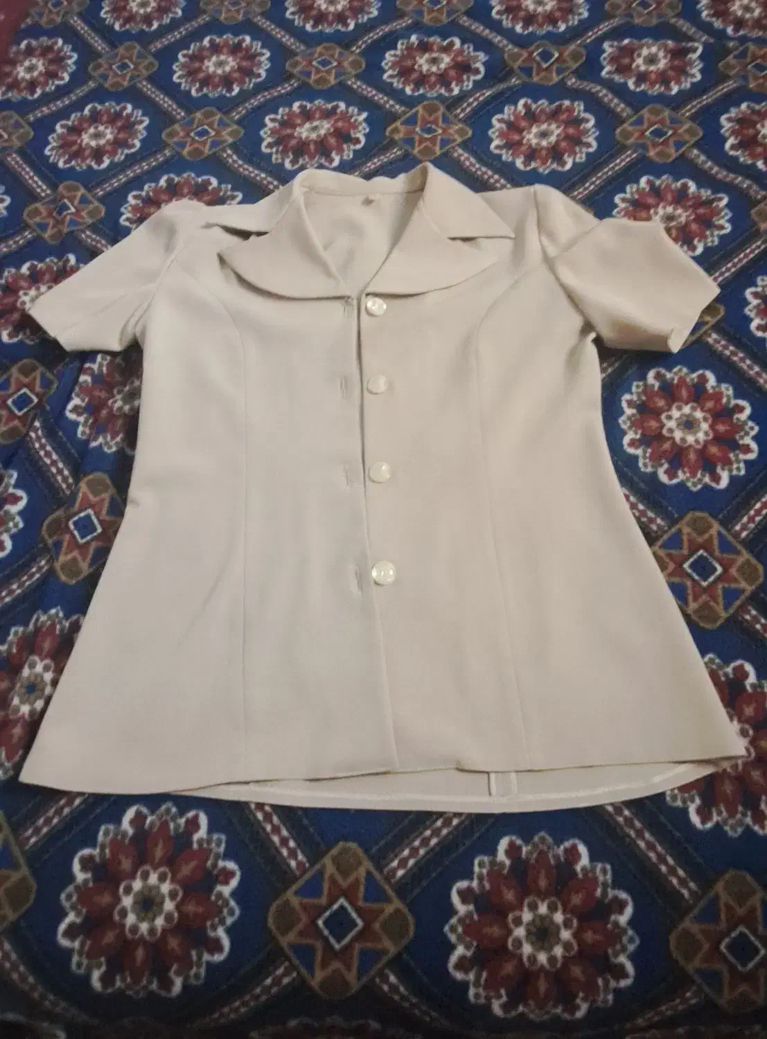 کت ودامن وشلوار،|لباس|اندیشه, اندیشه فاز ۲|دیوار