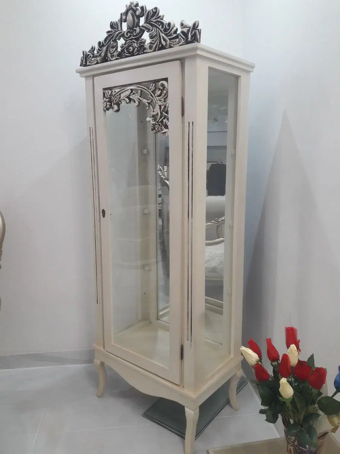 بوفه سلطنتی|بوفه، ویترین، کنسول|حویق, |دیوار