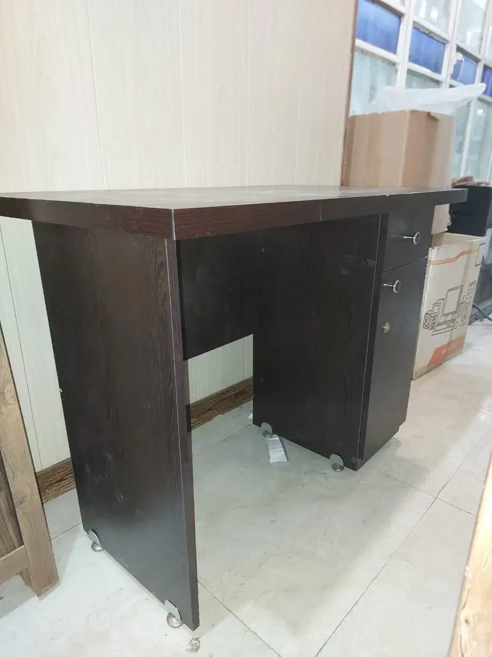 میز کارمندی در حد نو|مبلمان اداری|شیراز, شاهجیان|دیوار