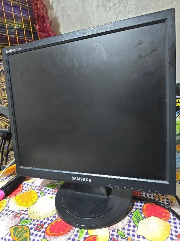 مانیتور۱۴ اینچ|قطعات و لوازم جانبی رایانه|اهواز, فاز ۲ پادادشهر|دیوار