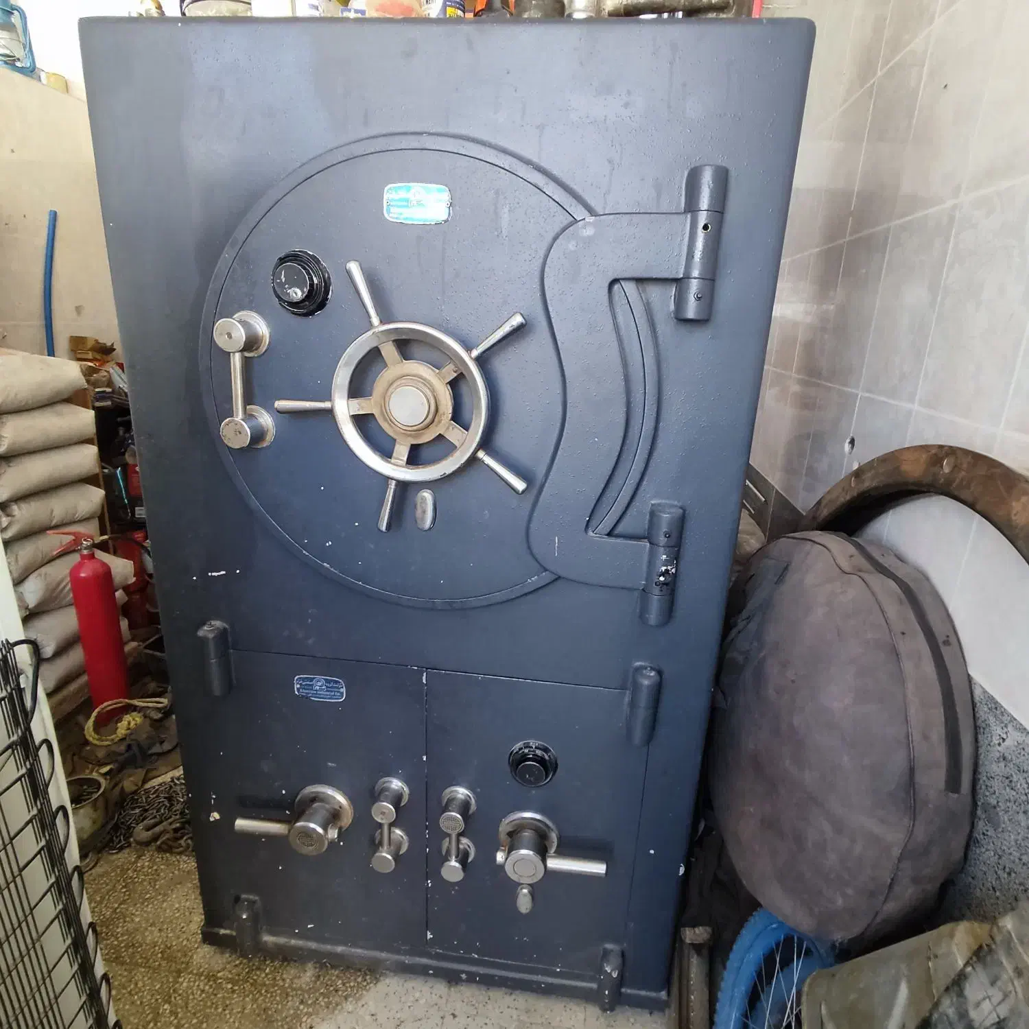 گاو صندوق ۳ تنی|فروشگاه و مغازه|شیراز, شهرک نیایش|دیوار