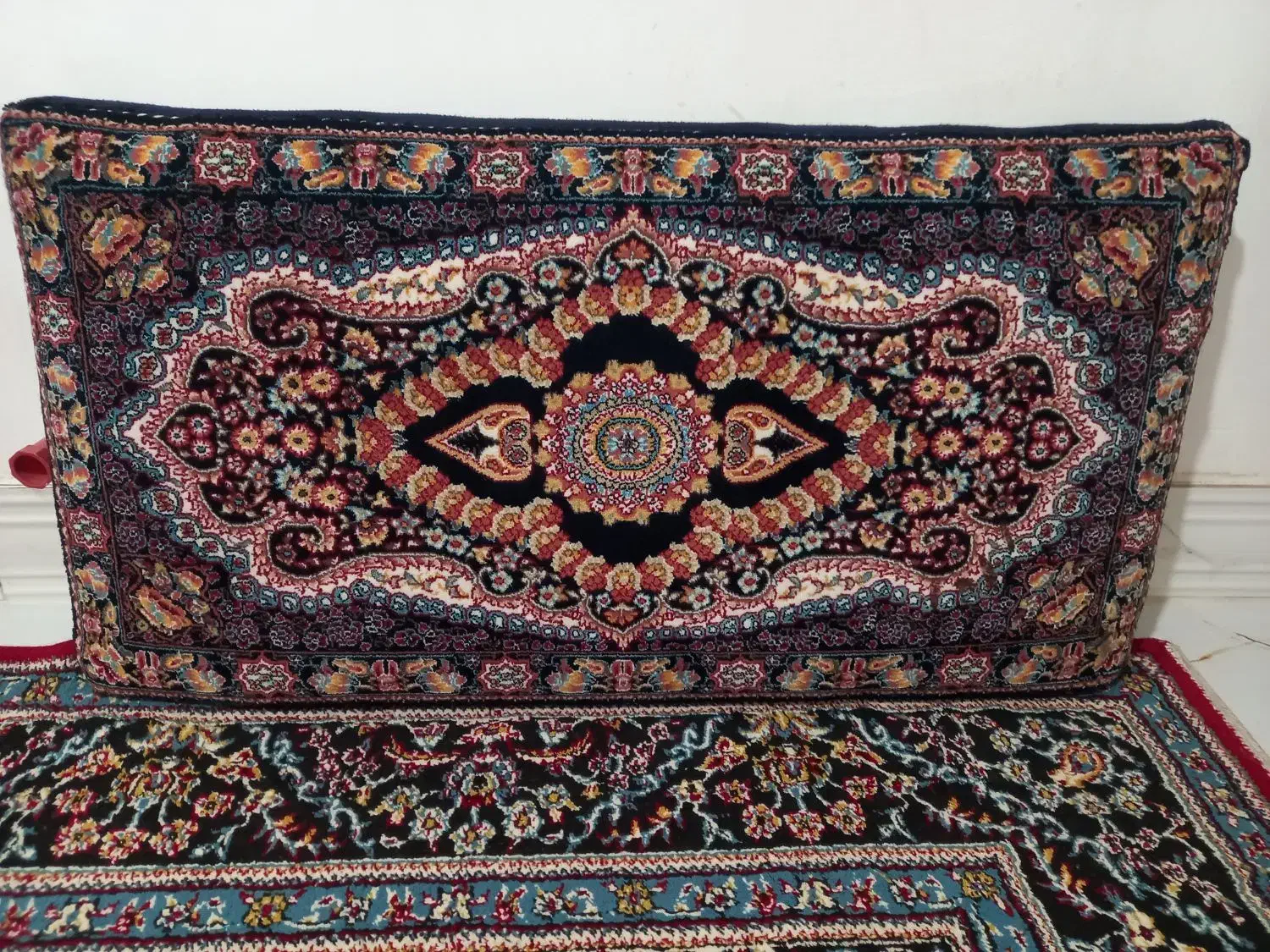 پشتی|پشتی|چهارباغ, |دیوار