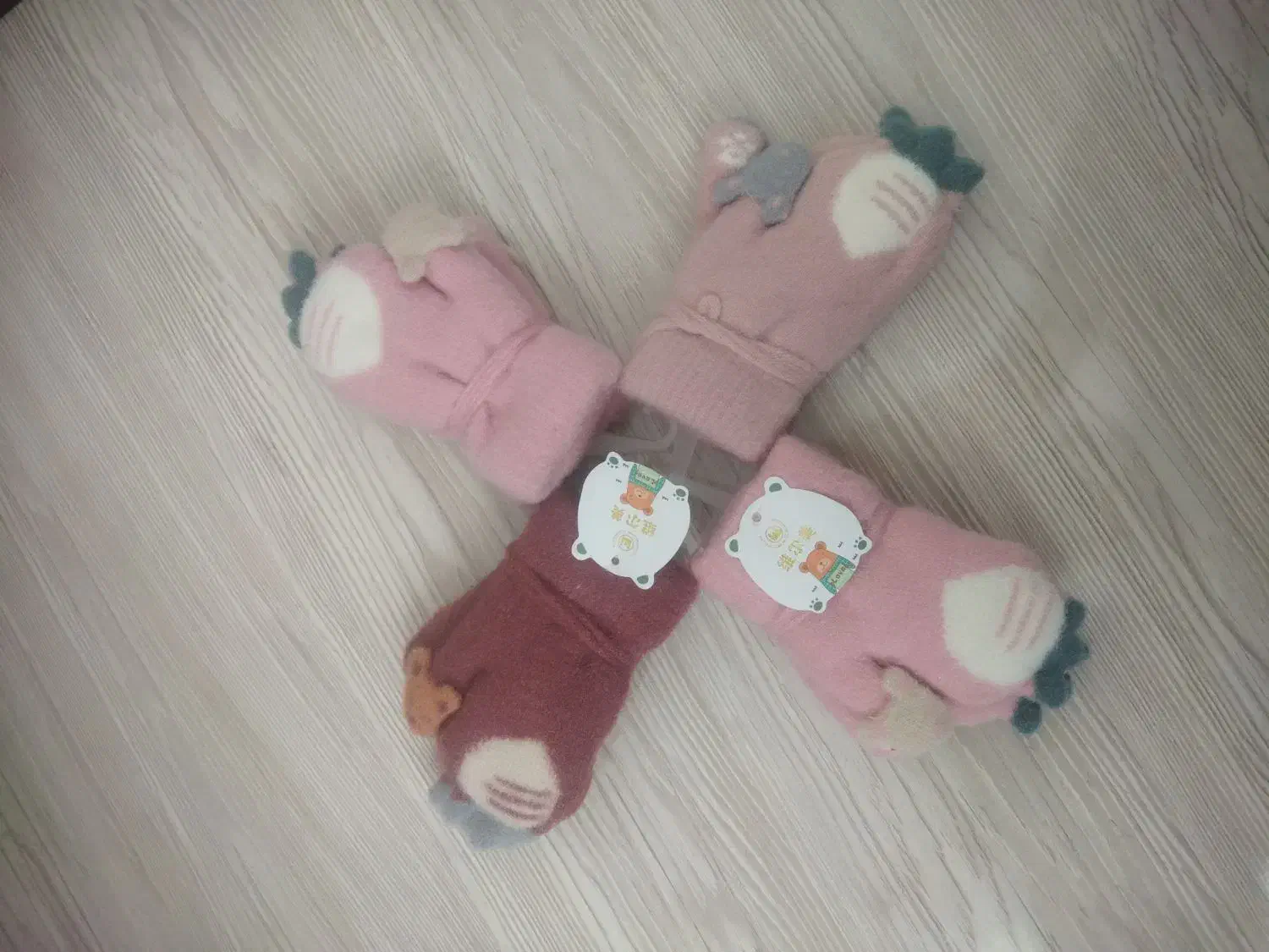 حراج تعدادی دستکش وارداتی|کفش و لباس بچه|بانه, |دیوار