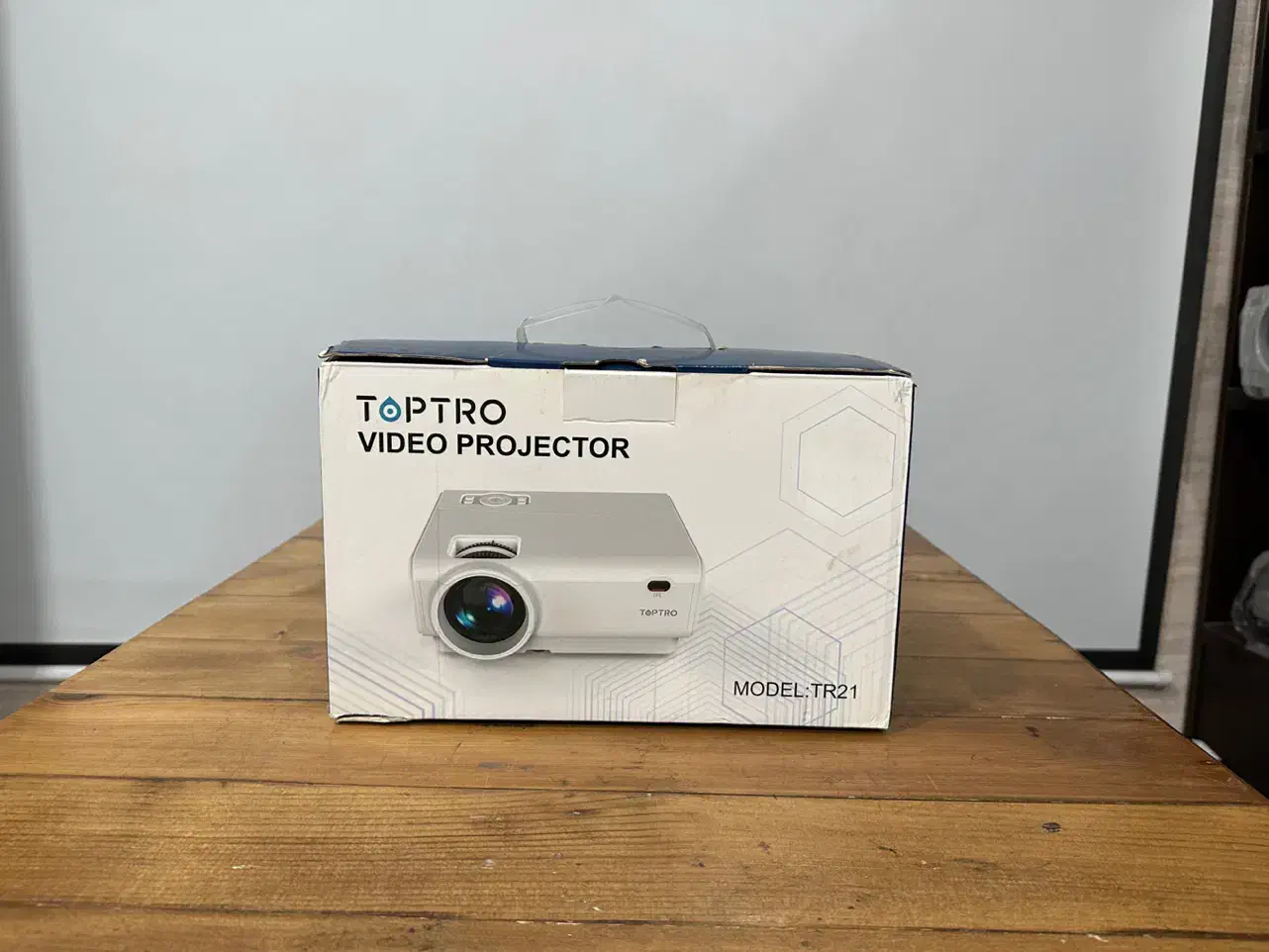 ویدیو پروژکتور آرمانی وای فای بیسیم فول پورت HDMI|تلویزیون و پروژکتور|شیراز, زرهی|دیوار