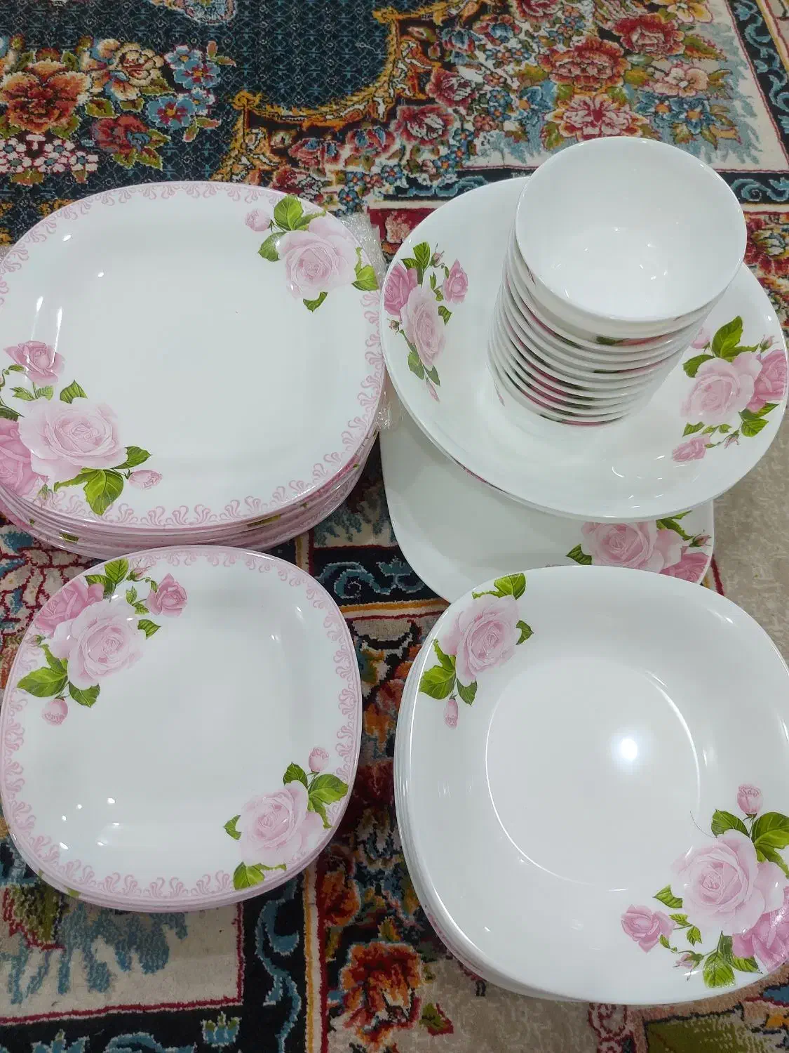 ظروف چینی ۱۲ نفره اصل لومینارک|ظروف سرو و پذیرایی|مشهد, یوسفیه (شهرک غرب)|دیوار