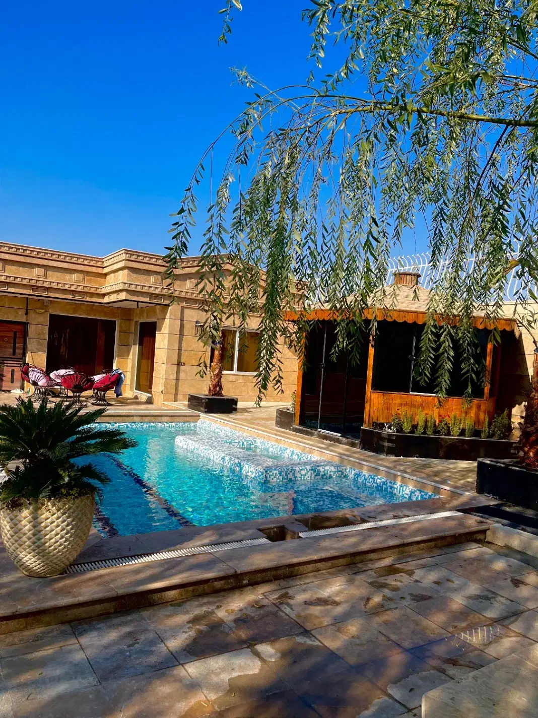 اجاره باغ ویلا اصفهانک استخر اب گرم|اجارهٔ کوتاهمدت ویلا و باغ|اصفهان, آبشار|دیوار