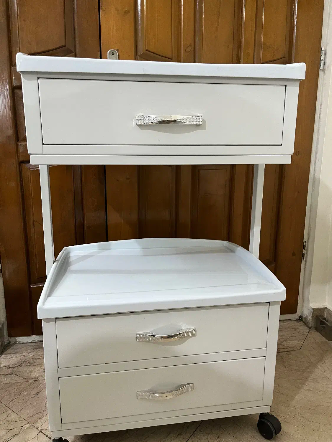 ترولی|آرایشگاه و سالن‌های زیبایی|تهران, پونک|دیوار