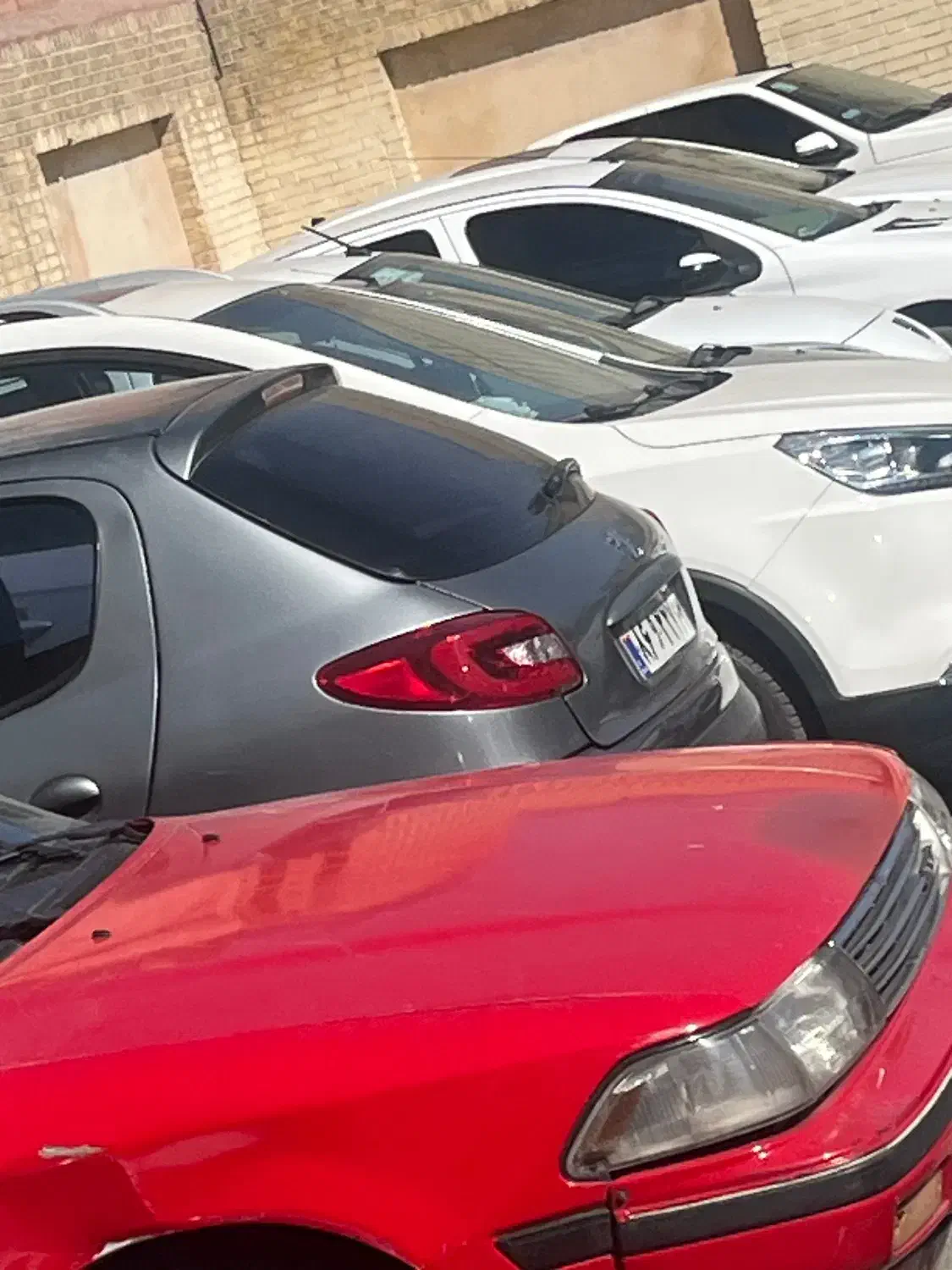 نیرو کار در پارکینگ|استخدام سرایداری و نظافت|شیراز, زند|دیوار