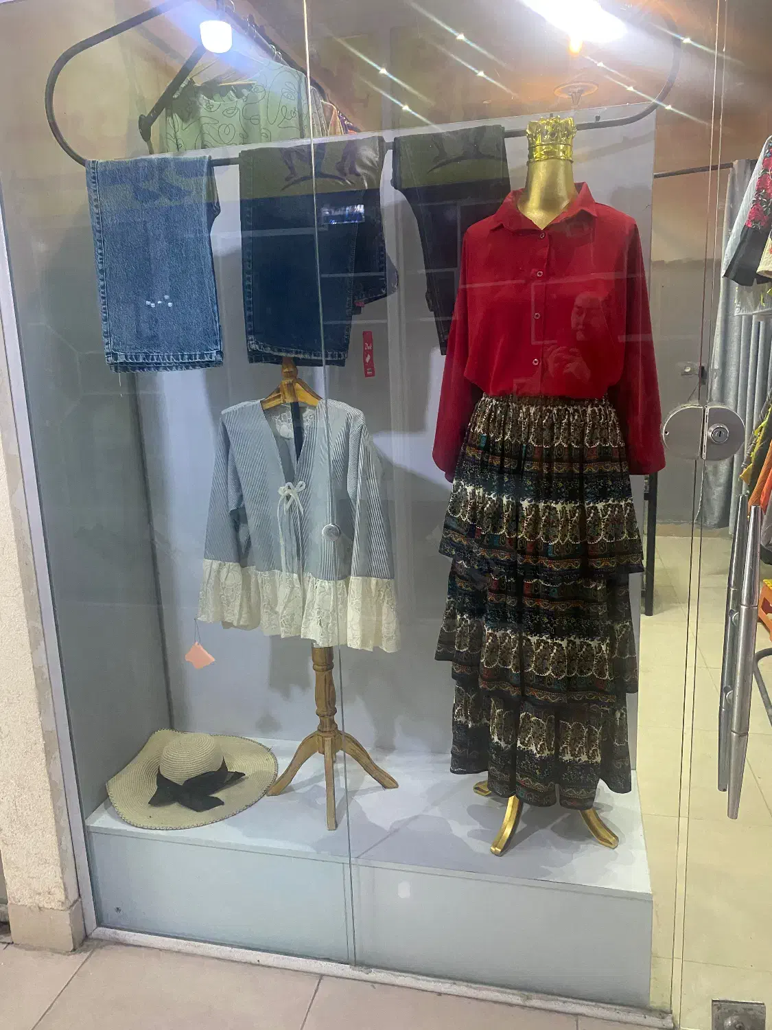 واگذاری بوتیک شیک لباس زنانه|لباس|جم, |دیوار