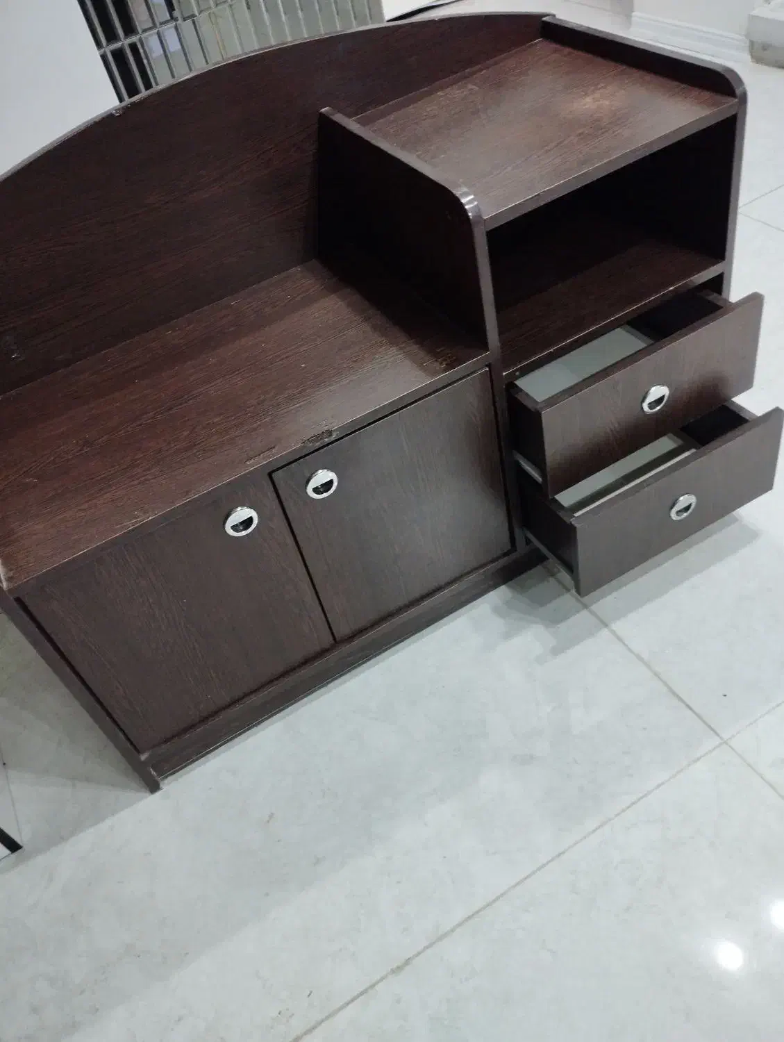 میز زیر تلفنی شیک زیبا جاداربا۲ پیش کش و دولاب|میز تلفن|اصفهان, مسجد مصلی|دیوار