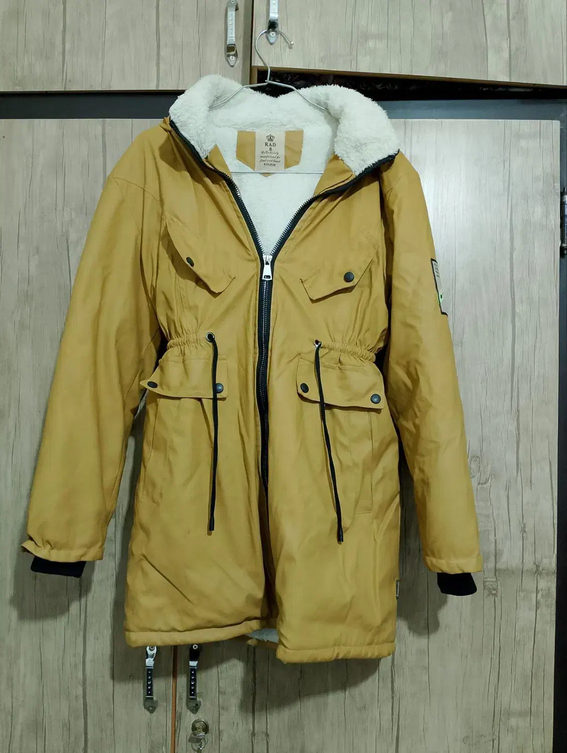 لباس|لباس|قیدار, |دیوار