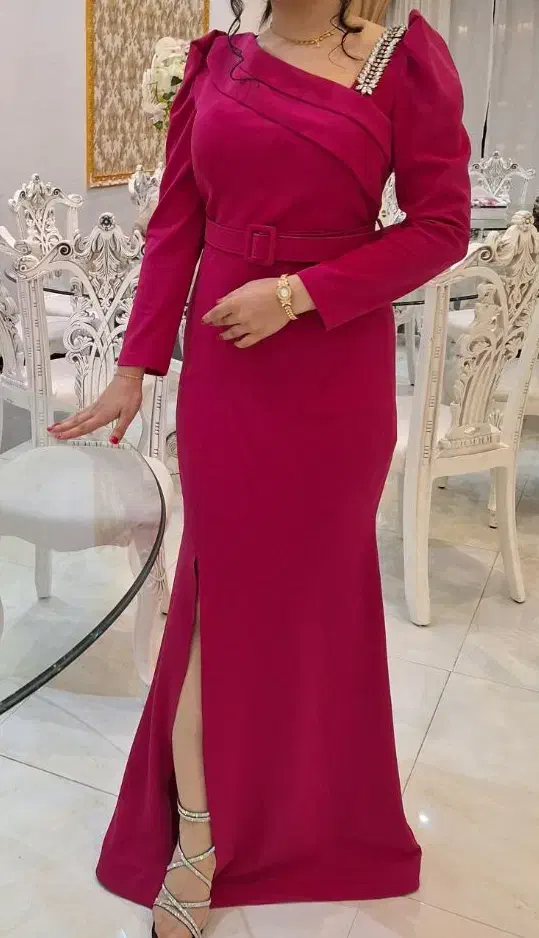 لباس مجلسی|لباس|کرج, پیشاهنگی|دیوار