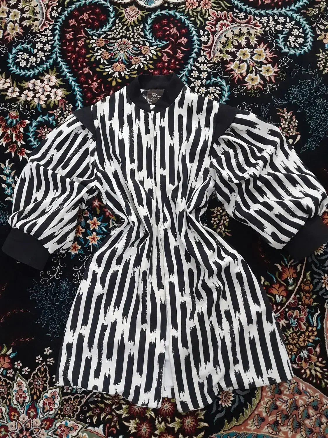 مانتو|لباس|کبودرآهنگ, |دیوار