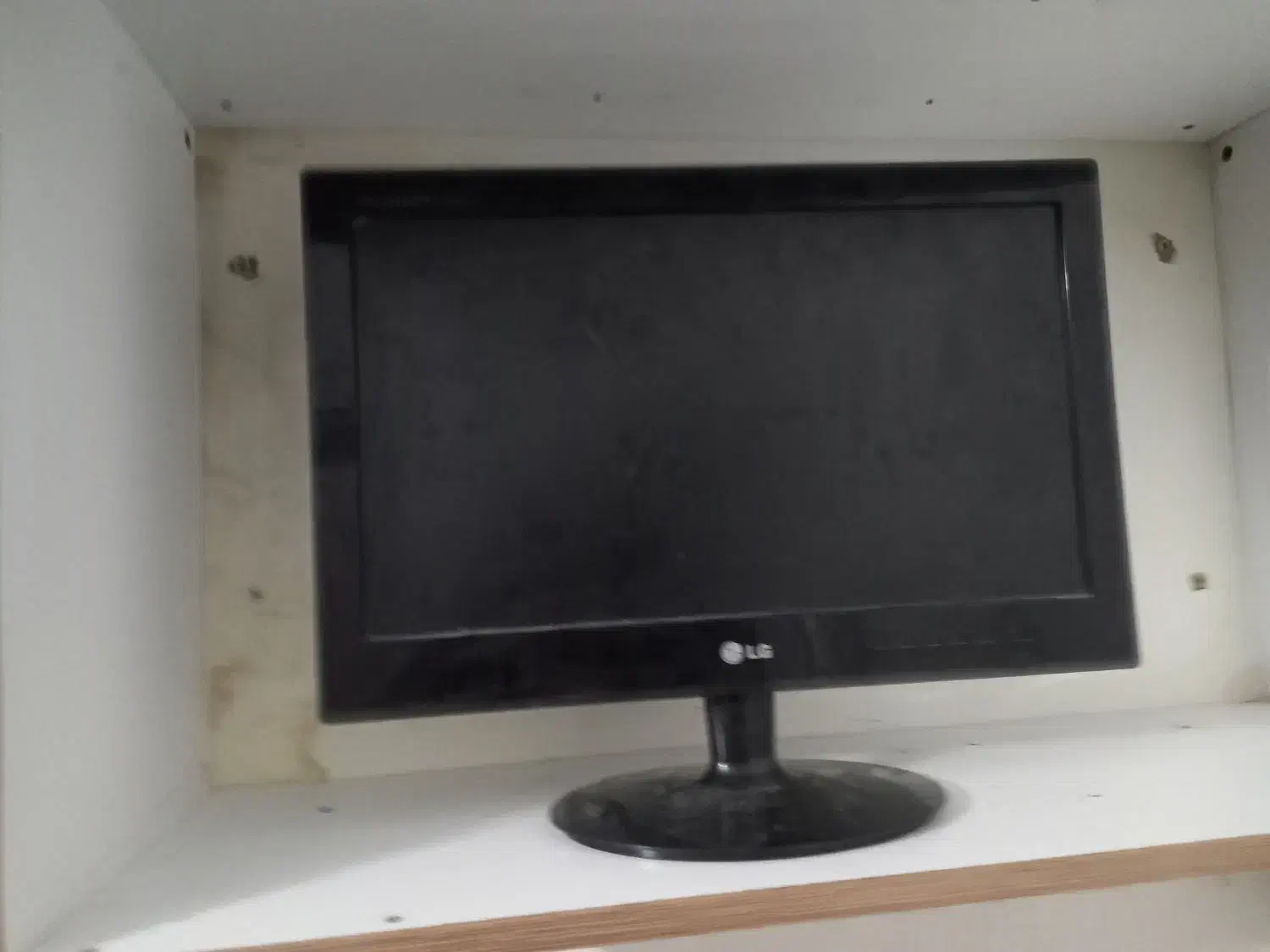 مانیتور LG ۱۷ اینچ|قطعات و لوازم جانبی رایانه|قنوات, |دیوار