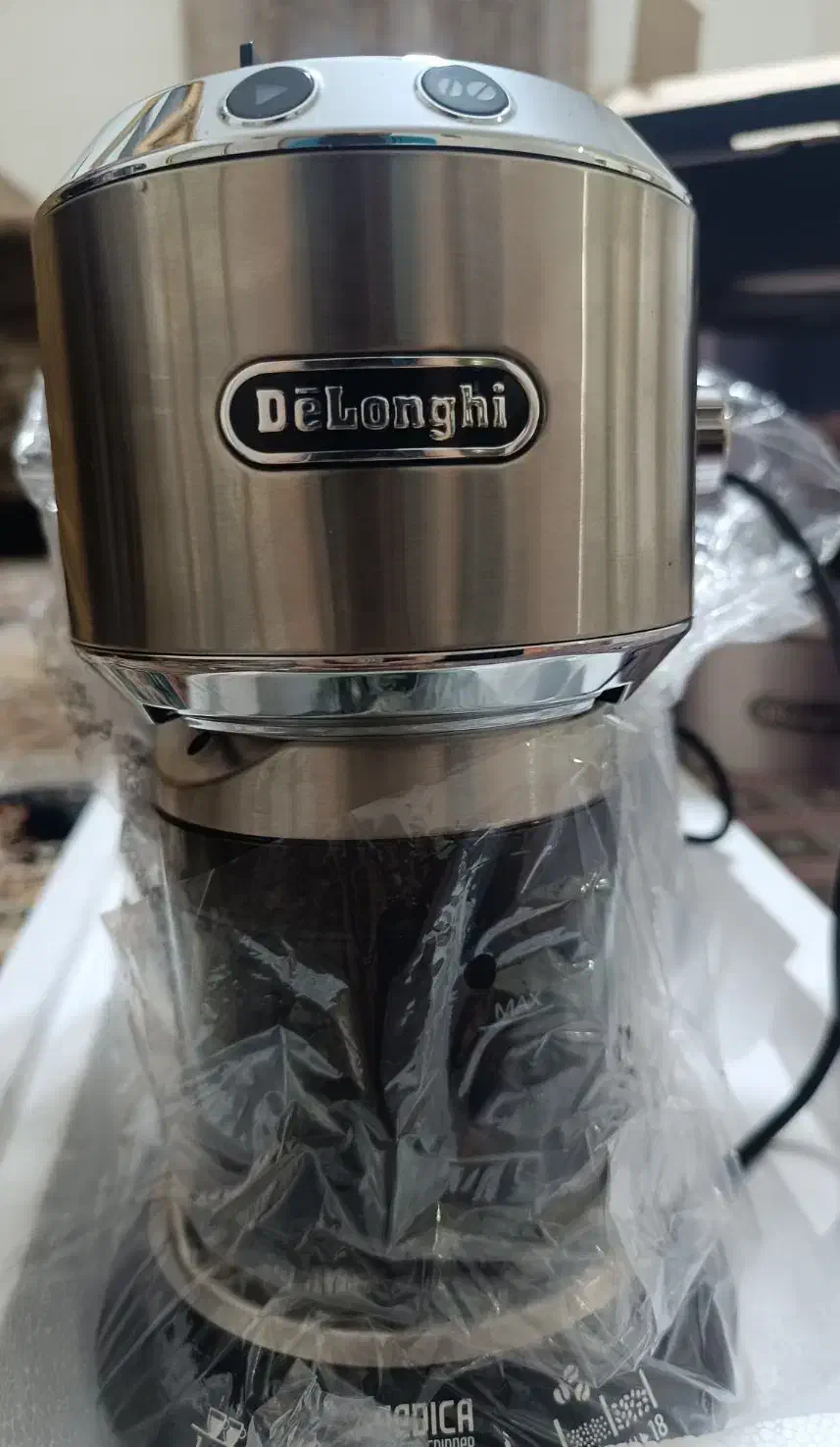 دستگاه آسیاب دلونگی در حد نو|سماور، چای‌ساز، قهوه‌ساز|پردیس, فاز ۱۱|دیوار