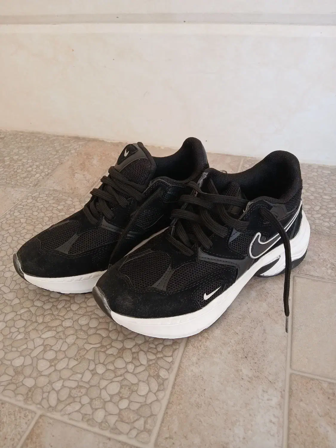 کفش|کیف، کفش، کمربند|رامهرمز, |دیوار