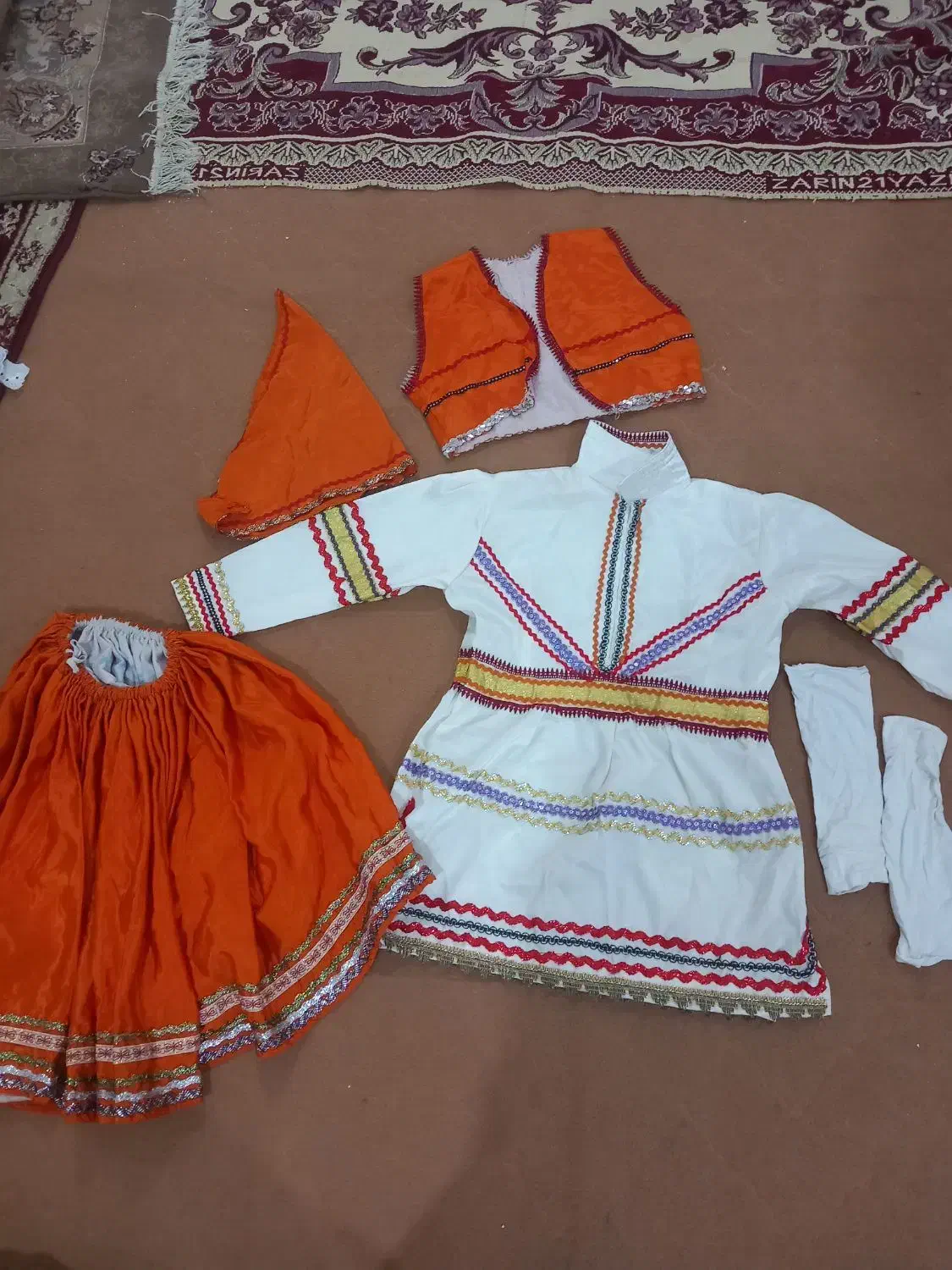 لباس محلی|لباس|مشهد, نوده|دیوار