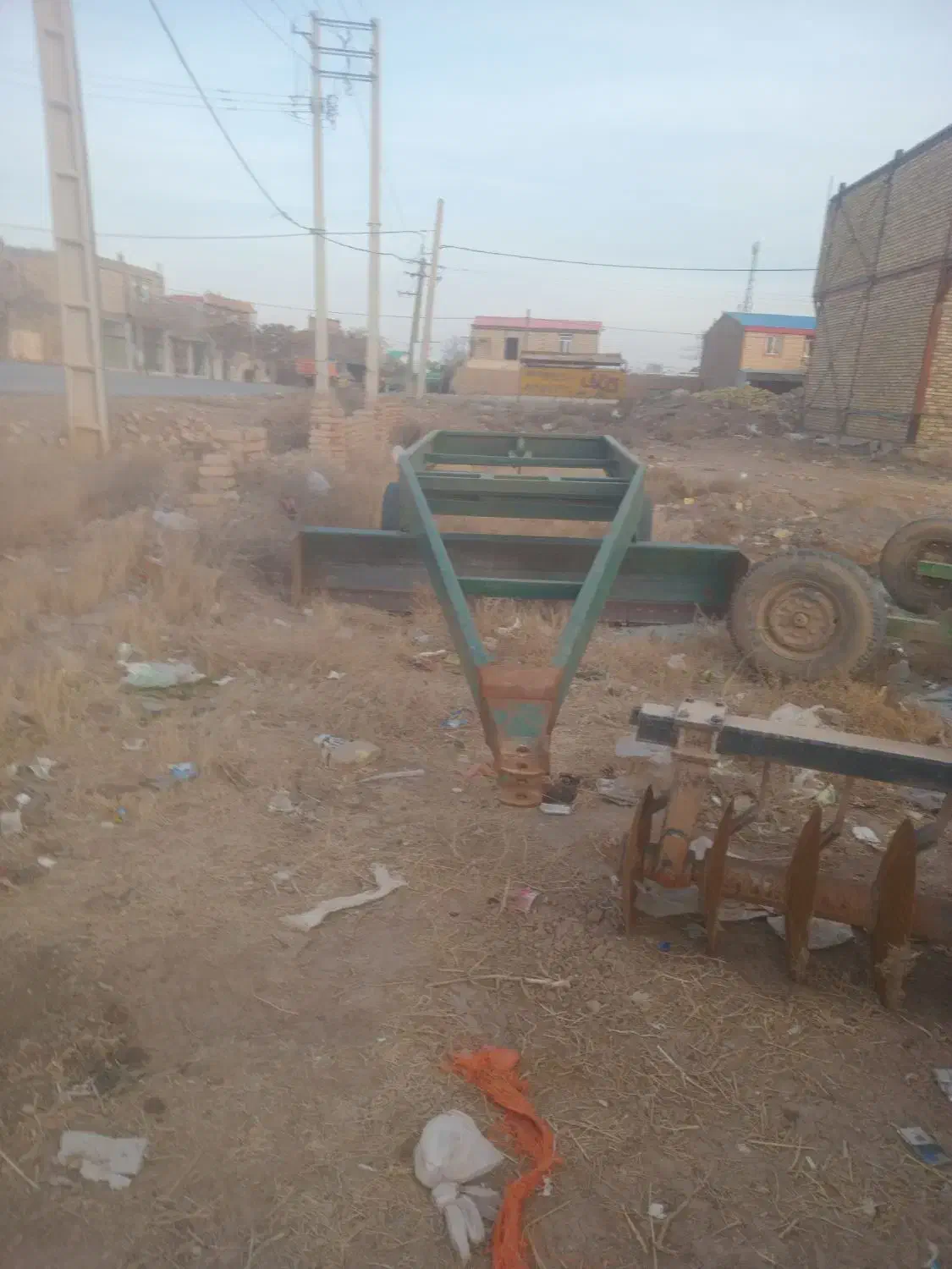 ادوات کشاورزی|خودرو سنگین|شال, |دیوار