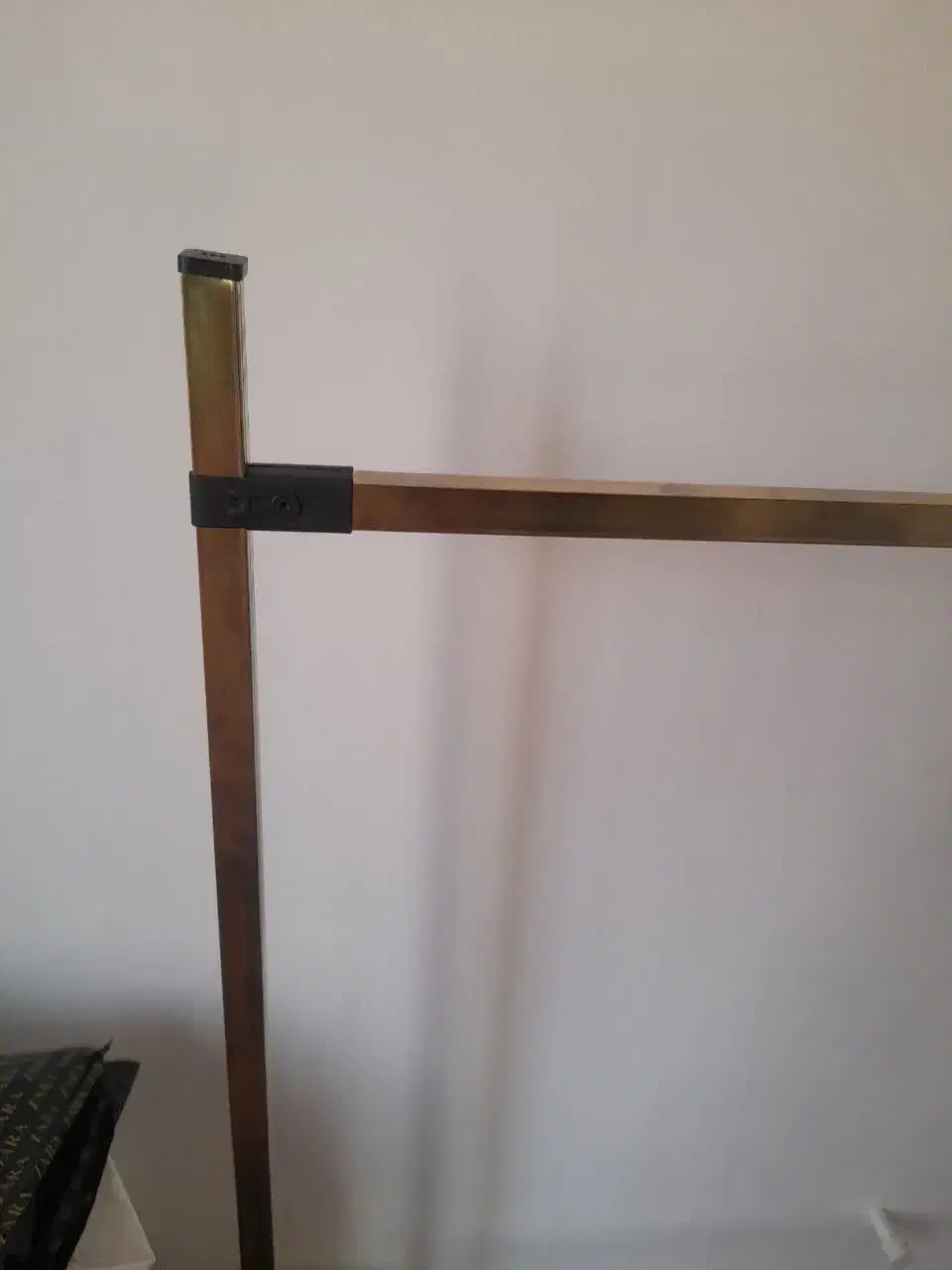 رگال نو|بندرخت و رختآویز|کنگاور, |دیوار