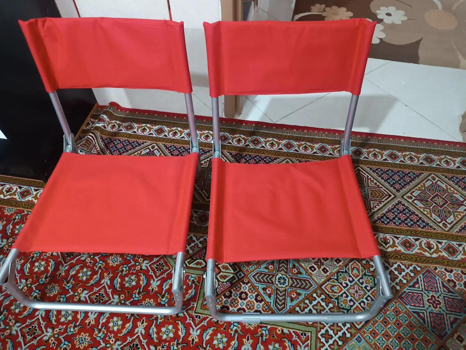 دو عدد صندلی تاشو مسافرتی ،|صندلی و نیمکت|پیر بکران, |دیوار