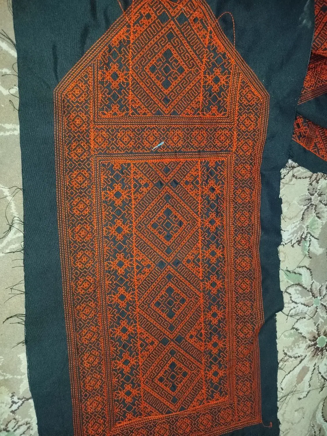 زیاستین|لباس|ایرانشهر, |دیوار